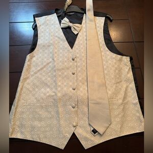Bone color vest with tie and bow tie to match size xl